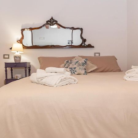 Centro Storico Redmood House A 5 Min Dal Mare, Wi-Fi, A/C E Netflix Apartman Barletta Kültér fotó