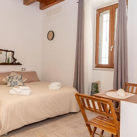 Centro Storico Redmood House A 5 Min Dal Mare, Wi-Fi, A/C E Netflix Apartman Barletta Kültér fotó