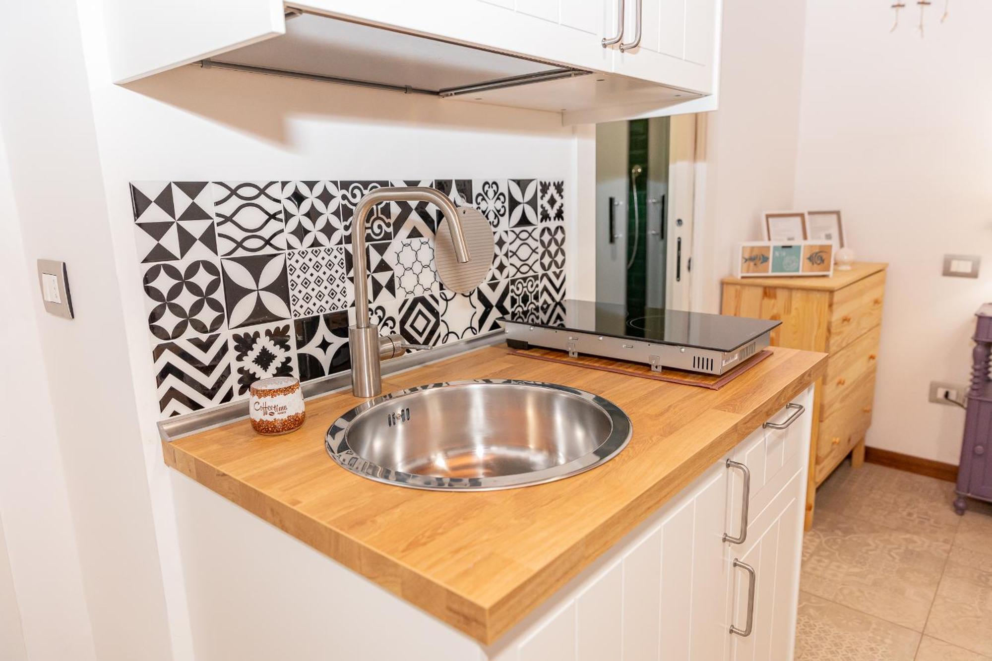 Centro Storico Redmood House A 5 Min Dal Mare, Wi-Fi, A/C E Netflix Apartman Barletta Kültér fotó