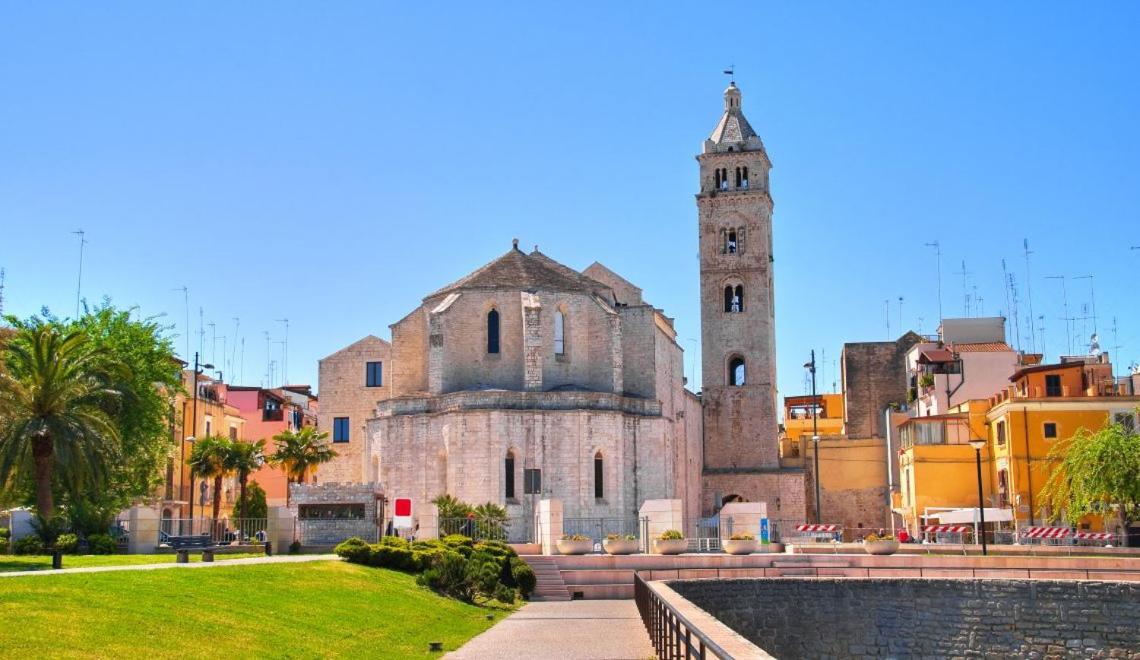 Centro Storico Redmood House A 5 Min Dal Mare, Wi-Fi, A/C E Netflix Apartman Barletta Kültér fotó