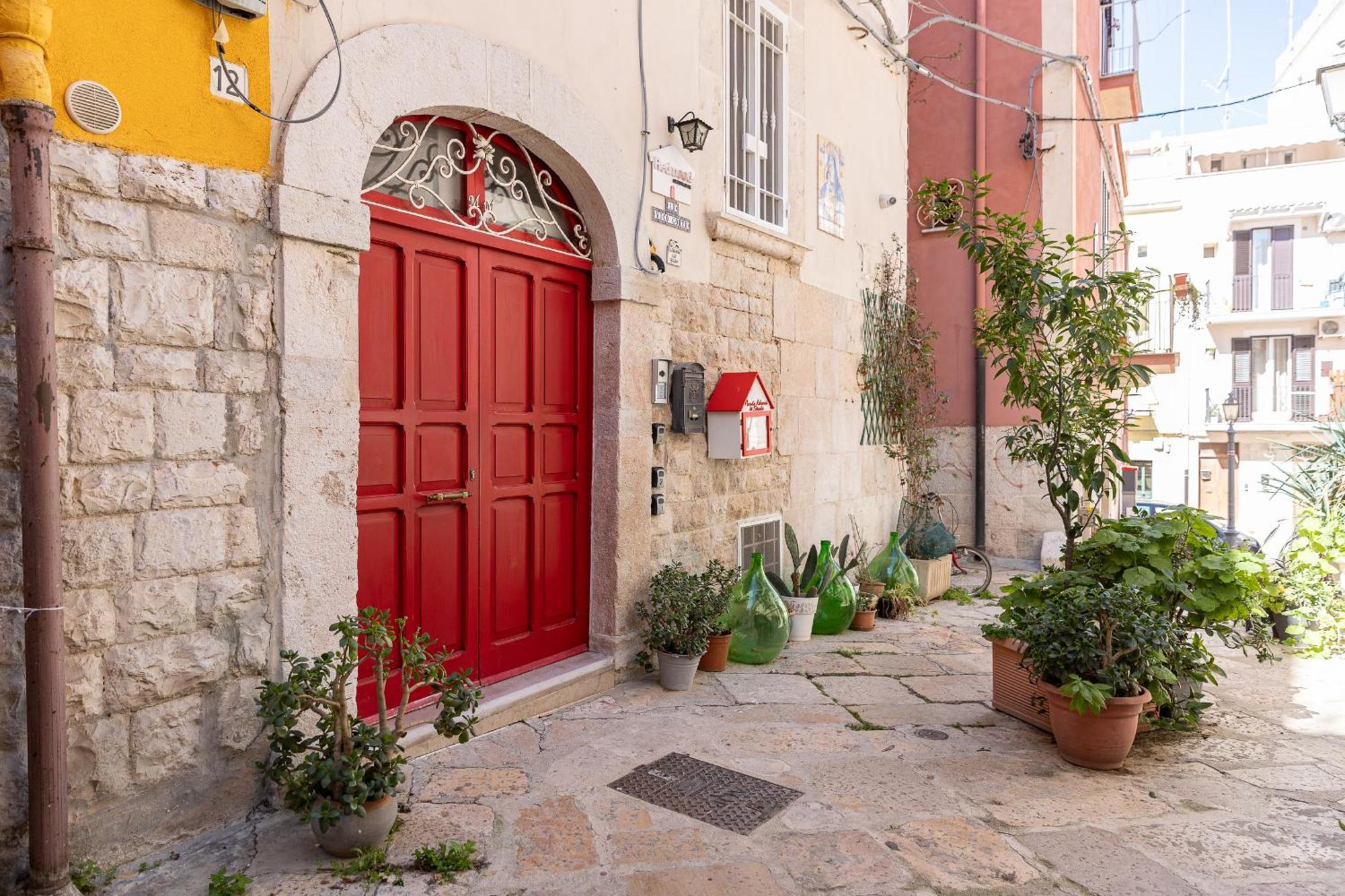 Centro Storico Redmood House A 5 Min Dal Mare, Wi-Fi, A/C E Netflix Apartman Barletta Kültér fotó